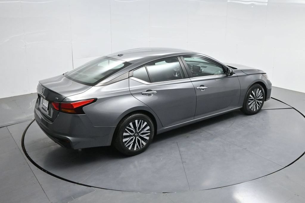 Used 2024 Nissan Altima 2.5 SV FWD image 52