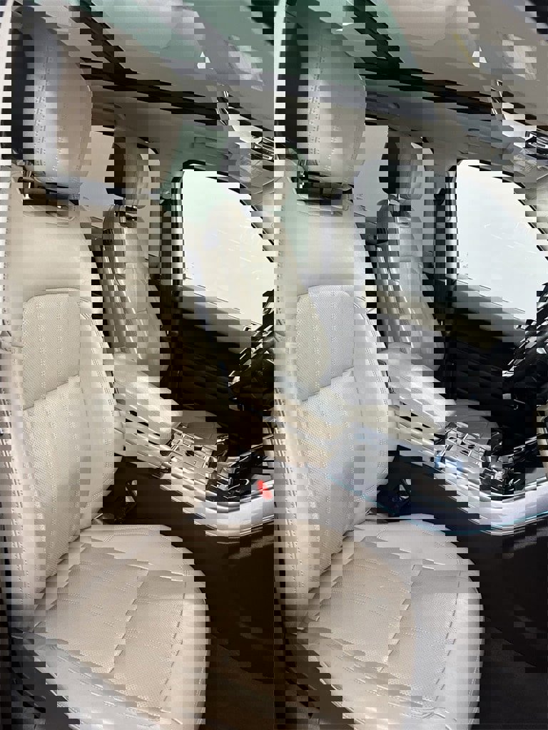 Used 2018 Land Rover Range Rover Sport HSE image 39