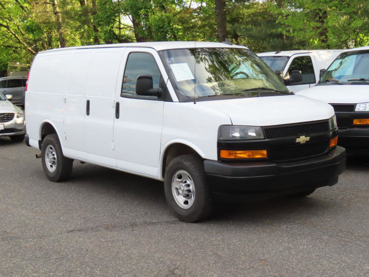 Used 2023 Chevrolet Express 3500 w/ Driver Convenience Package RWD image 22