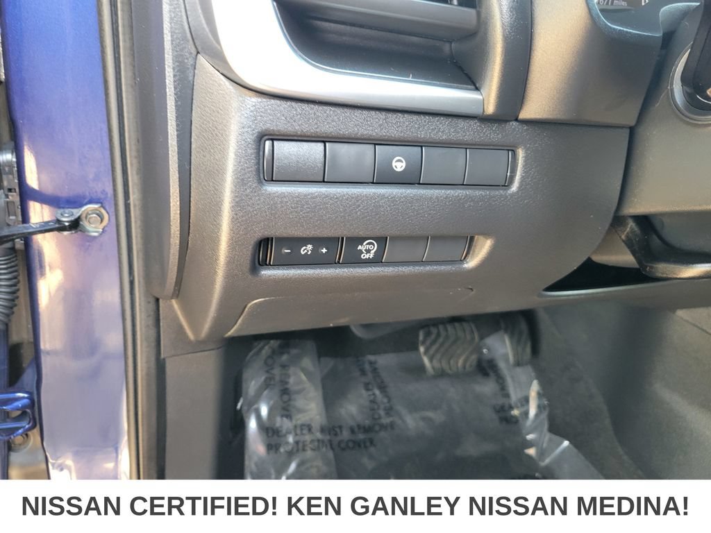 Certified 2023 Nissan Rogue SV AWD/4WD image 34