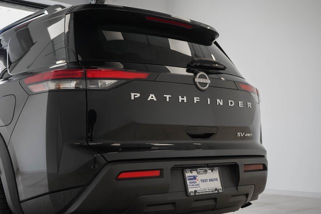 Used 2024 Nissan Pathfinder SV image 9