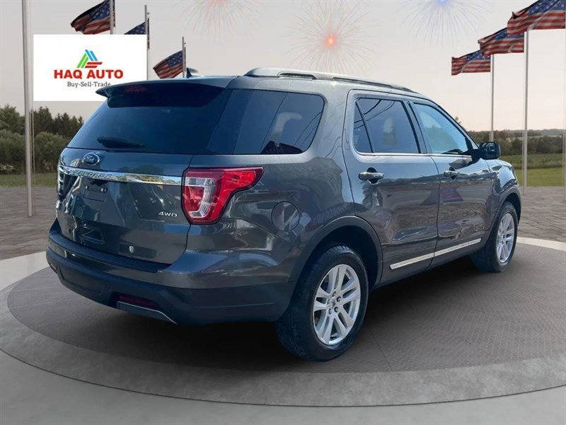 Used 2019 Ford Explorer XLT image 5