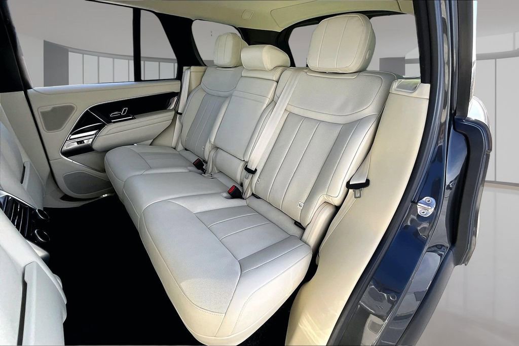Used 2025 Land Rover Range Rover SE AWD/4WD image 20