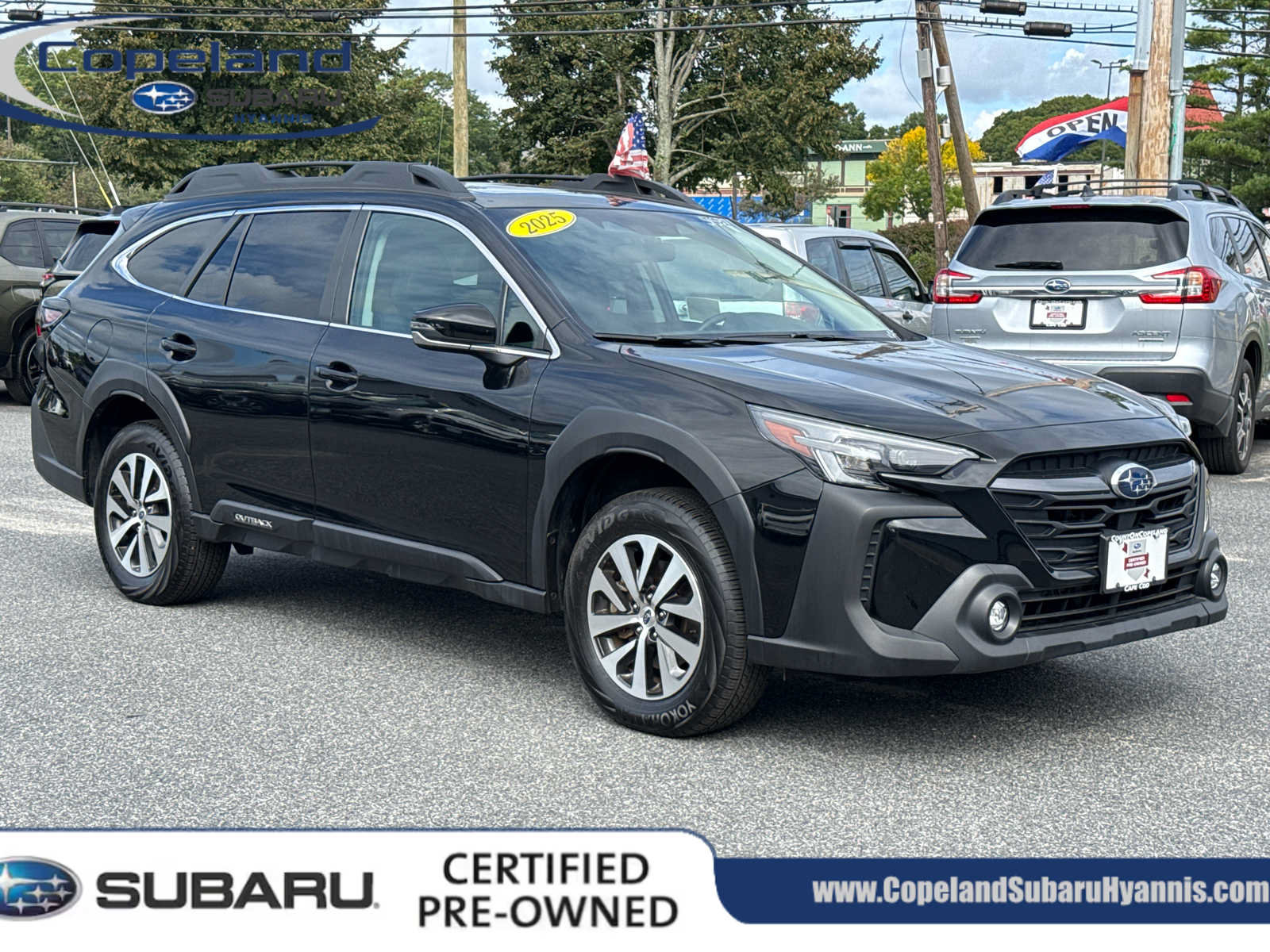 Certified 2025 Subaru Outback Premium AWD/4WD image 1