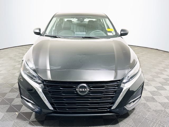 Used 2024 Nissan Altima 2.5 SV image 3