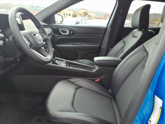 New 2026 Jeep Compass Latitude image 7
