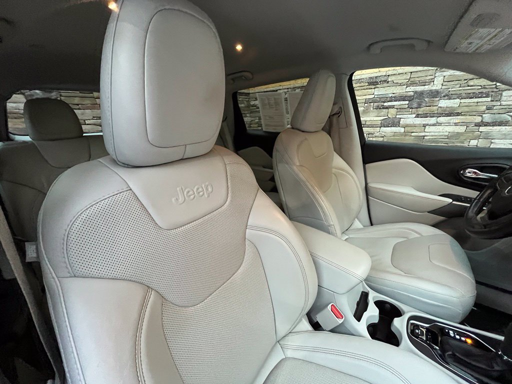 Used 2020 Jeep Cherokee Limited AWD/4WD image 23