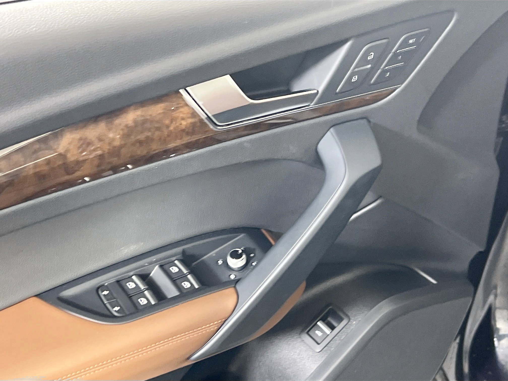 Used 2019 Audi Q5 2.0T Premium Plus w/ Premium Plus Package image 18