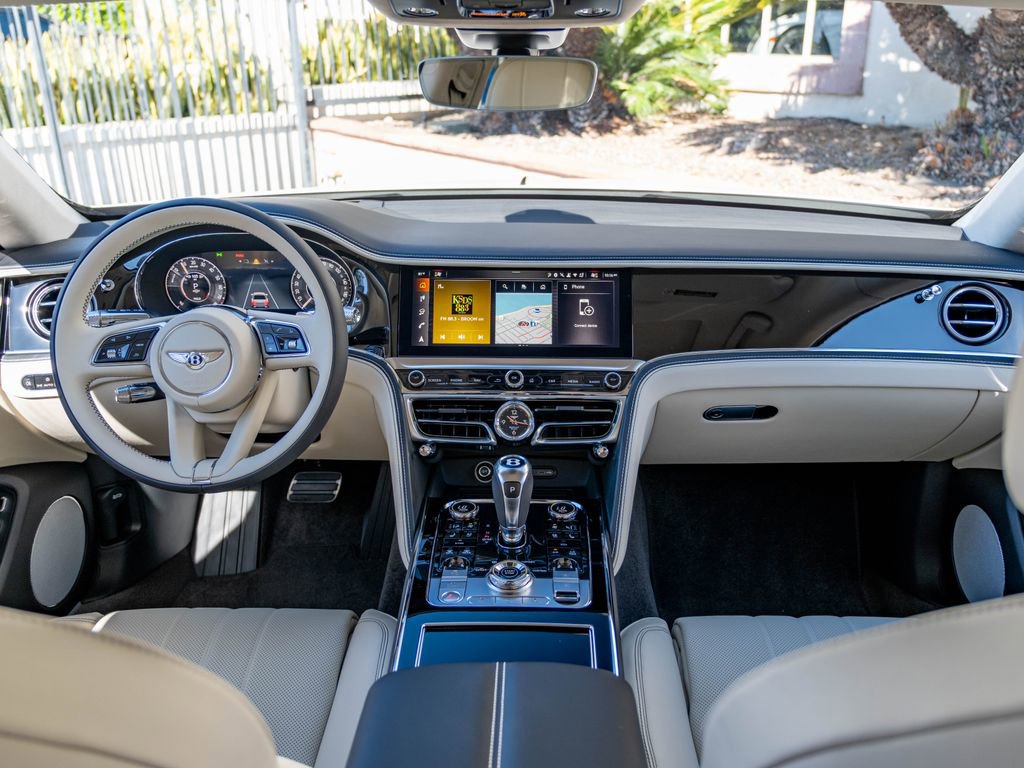 New 2026 Bentley Flying Spur Plug-In Hybrid AWD/4WD image 4
