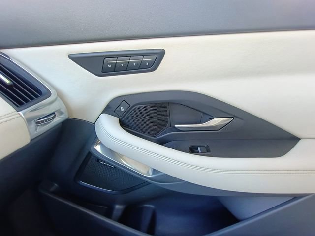 Used 2020 Jaguar E-PACE SE image 31