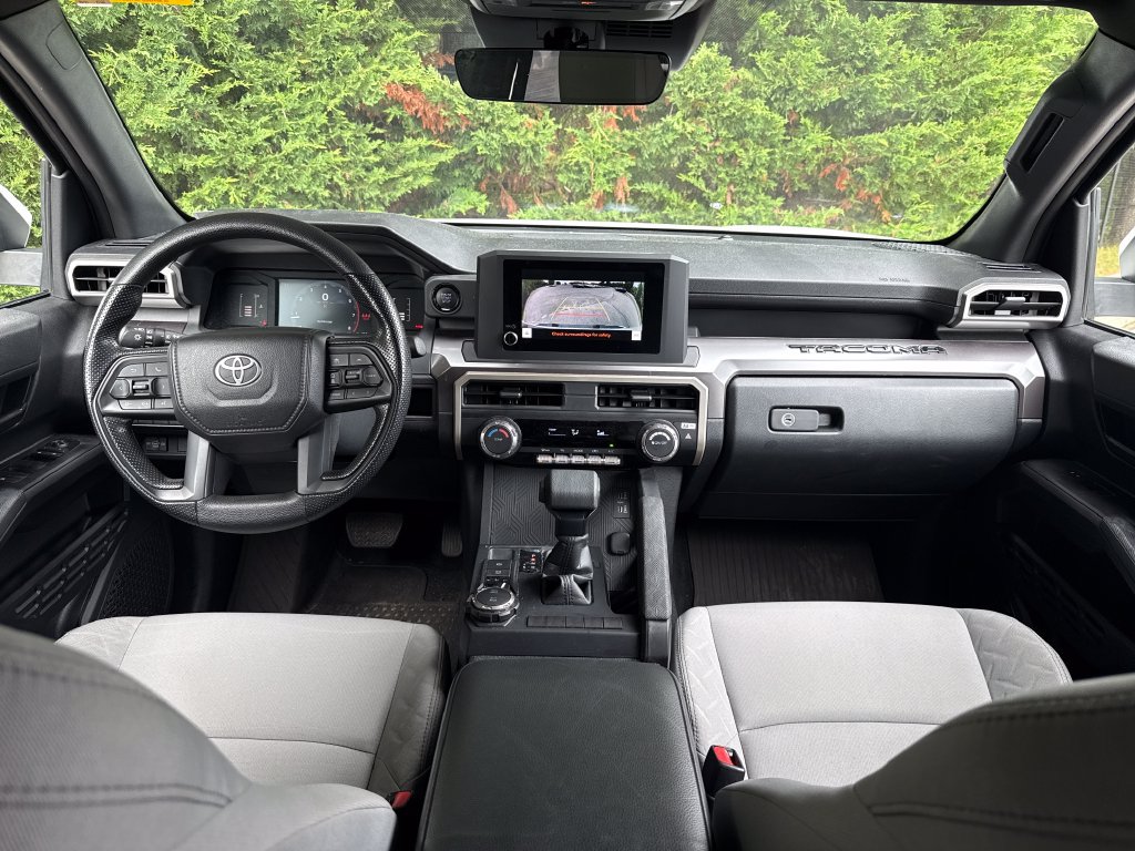 Used 2025 Toyota Tacoma SR5 AWD/4WD image 15