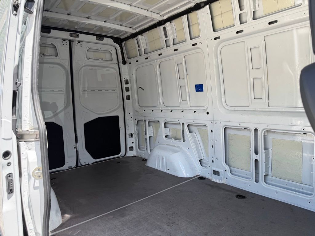 Used 2025 Mercedes-Benz Sprinter 2500 image 26