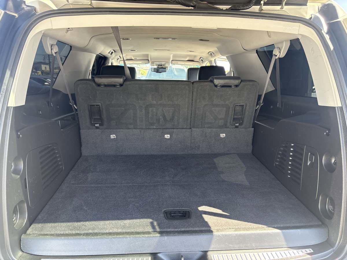 Used 2017 Chevrolet Suburban LT image 14