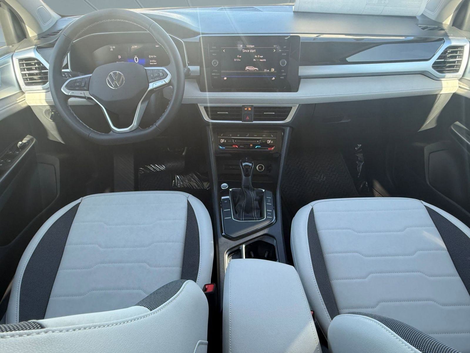 New 2026 Volkswagen Taos SE image 14