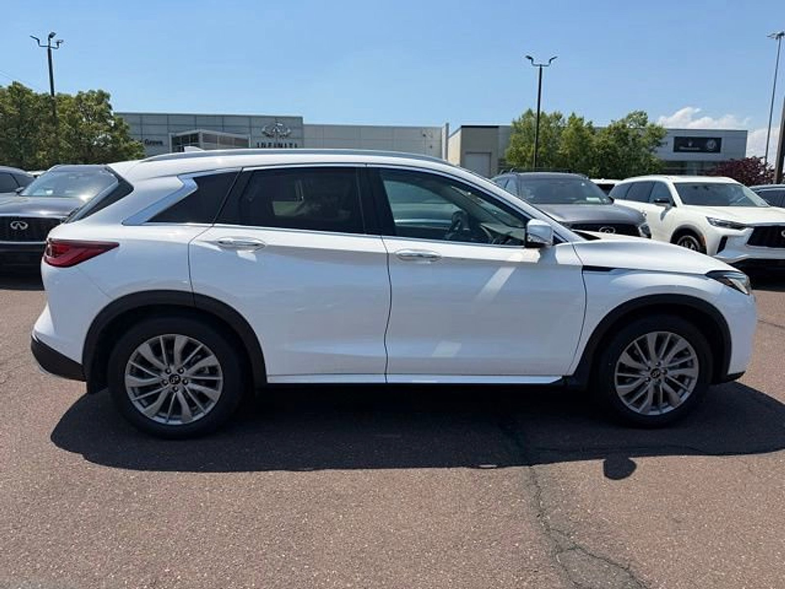 Used 2023 INFINITI QX50 Luxe w/ Cargo Package AWD/4WD image 8