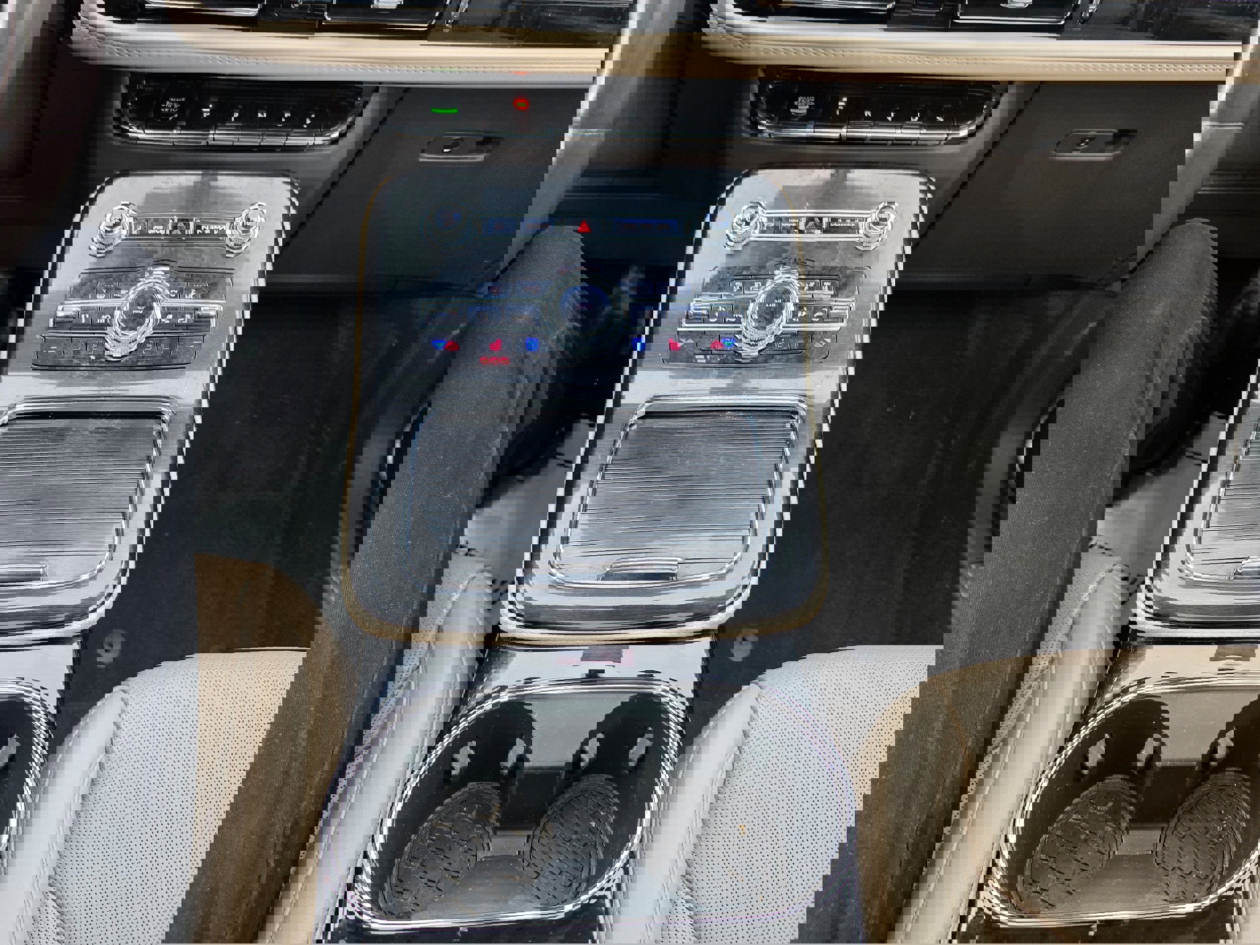 Used 2022 Lincoln Nautilus Reserve w/ Equipment Group 201A image 12