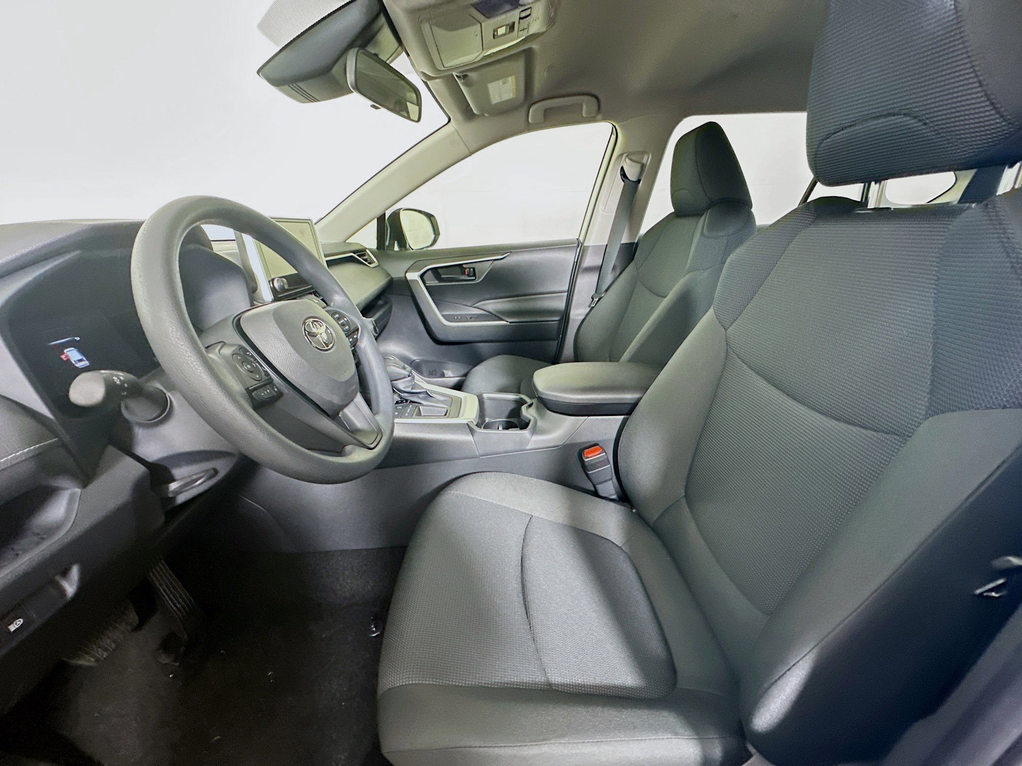 Used 2025 Toyota RAV4 LE image 13