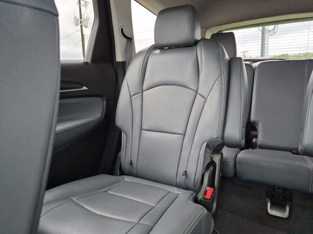 Used 2020 Buick Enclave Essence w/ Sound and Sites Package FWD image 4