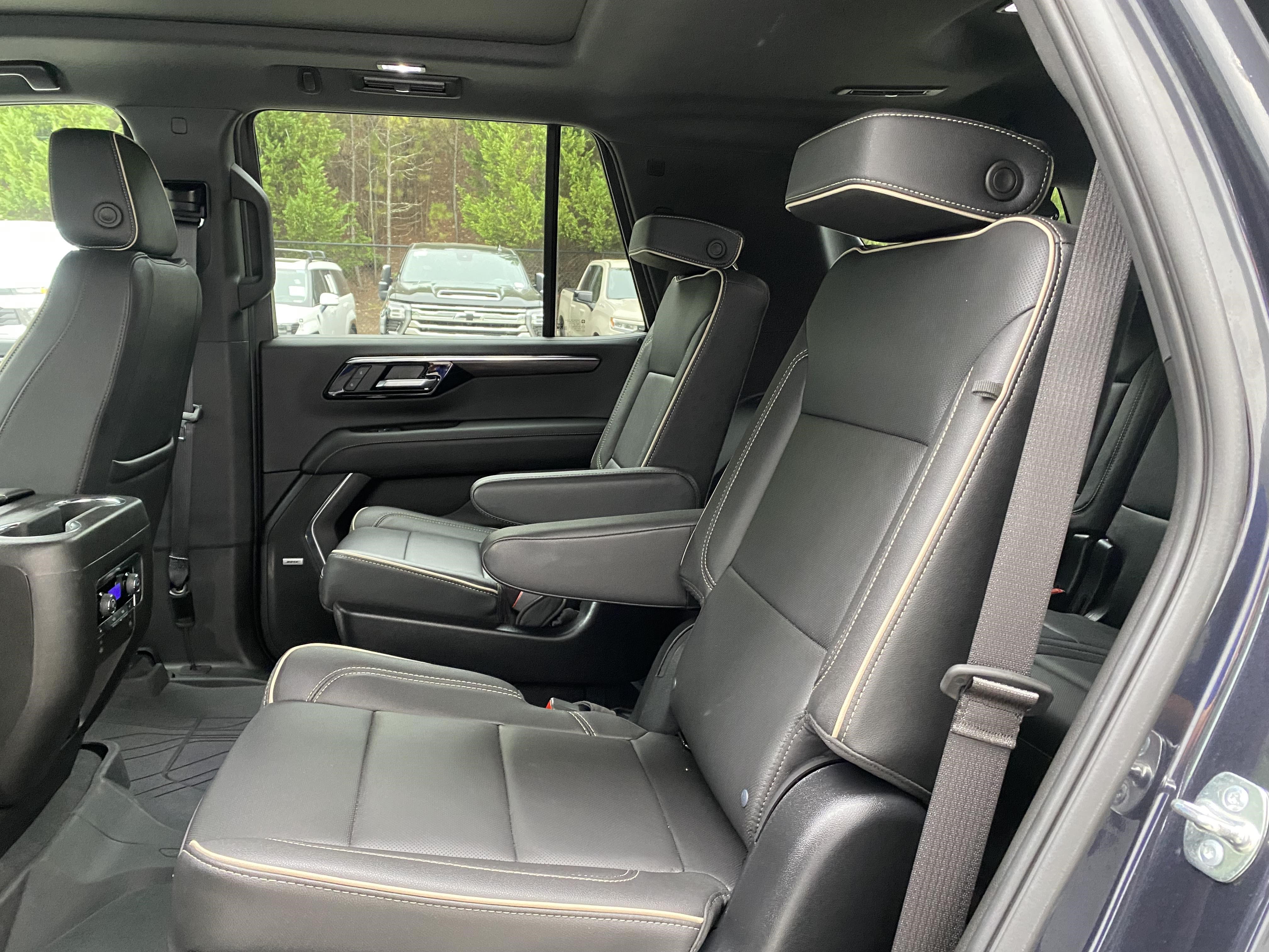 Used 2025 Chevrolet Tahoe Premier w/ Sun And Tow Package AWD/4WD image 38