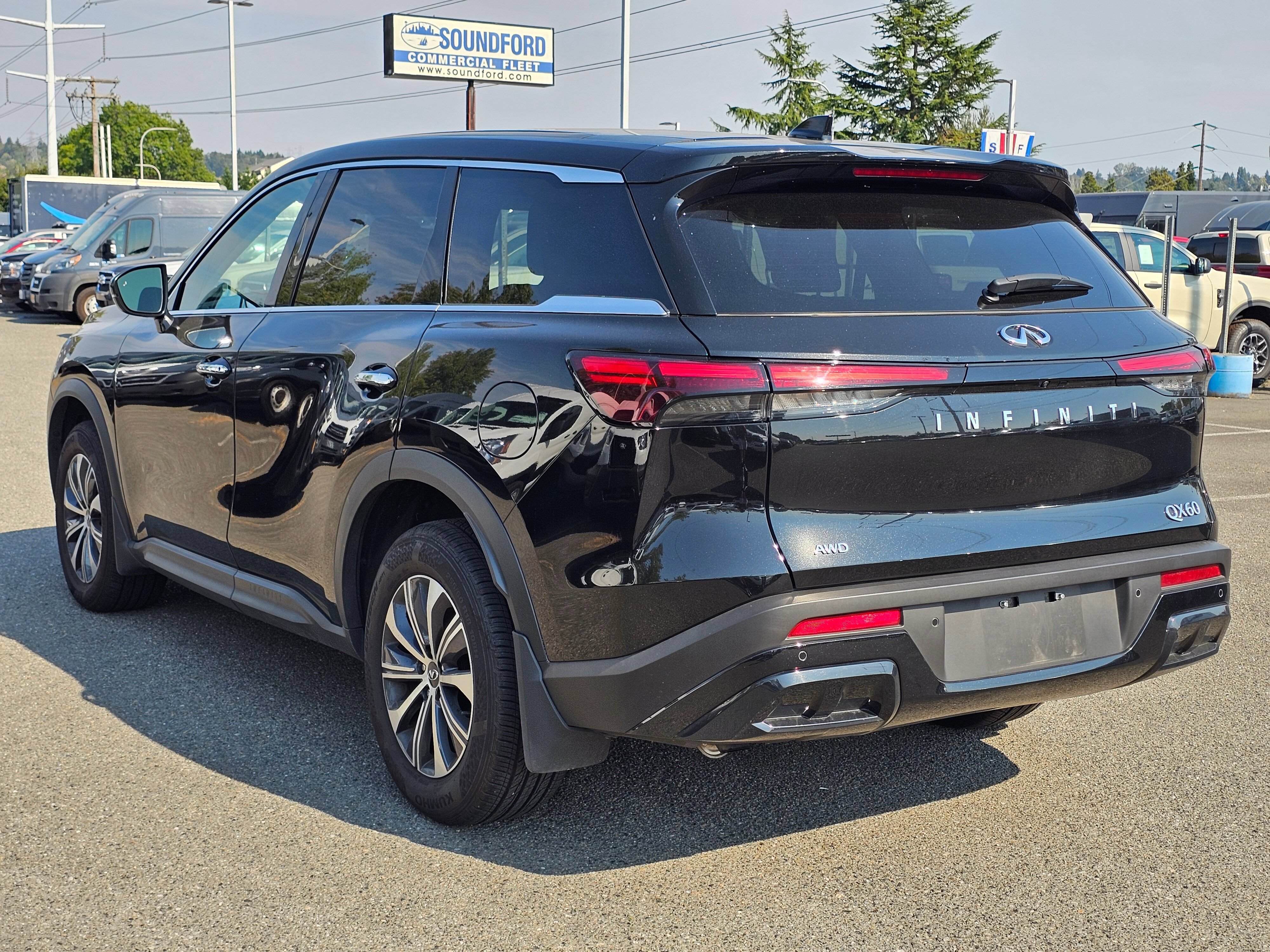 Used 2025 INFINITI QX60 Pure AWD/4WD image 7