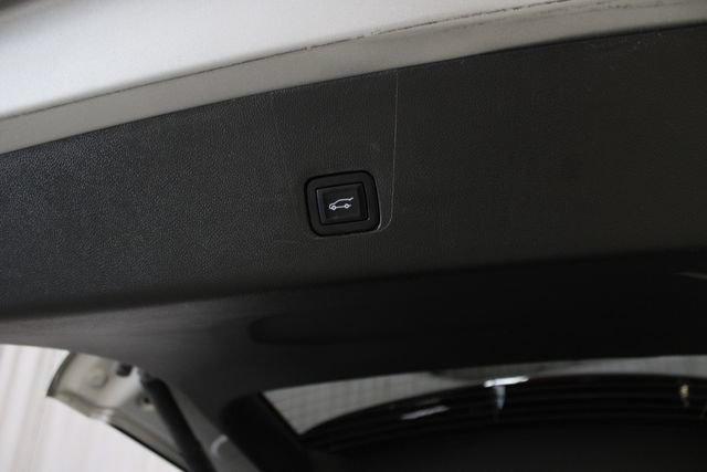 Used 2021 Chevrolet Traverse LT FWD image 33
