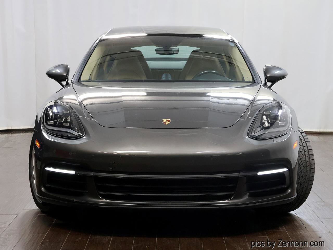 Used 2017 Porsche Panamera Sedan image 5