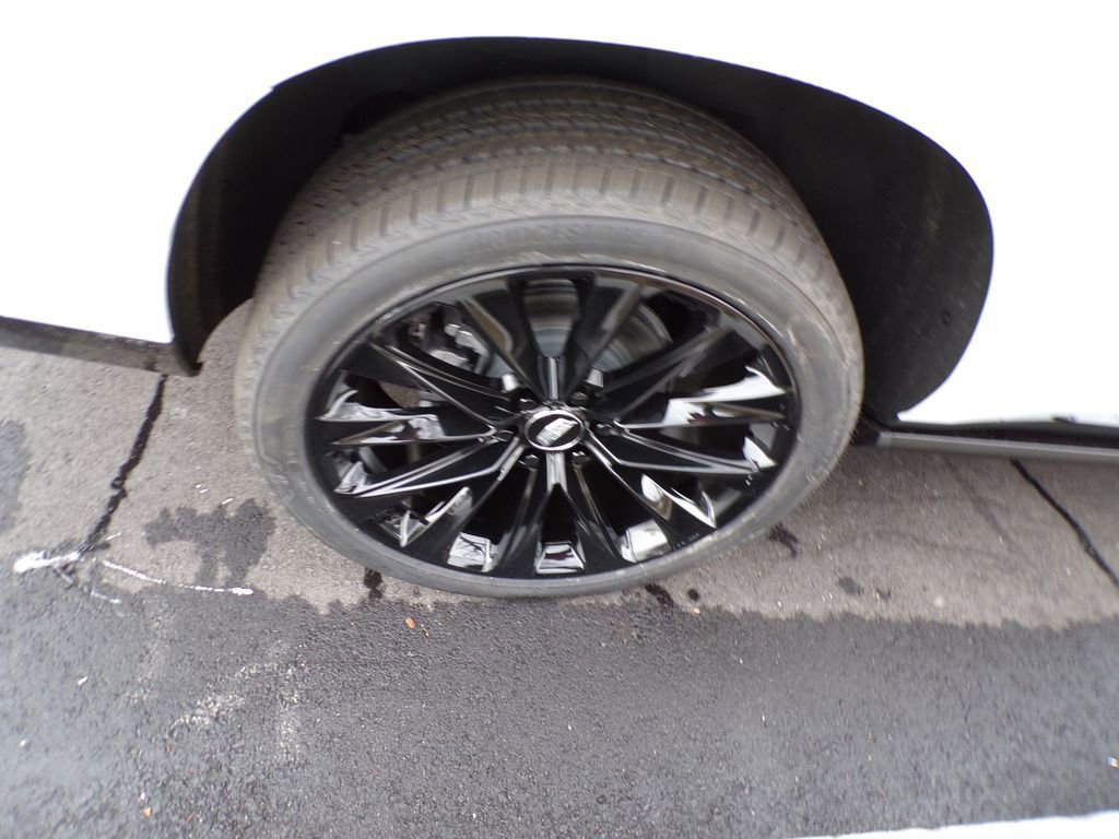 New 2026 Cadillac Escalade ESV Platinum Sport w/ LPO, ONYX Package image 4