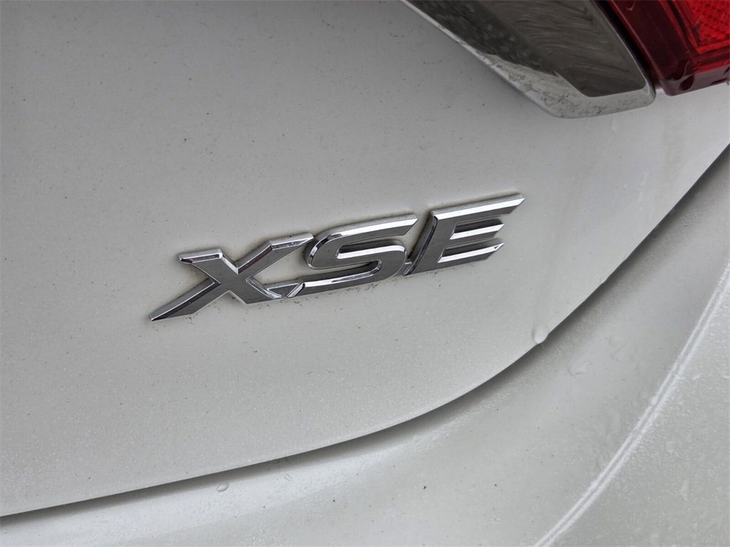 Used 2017 Toyota Camry XSE w/ Moonroof Package image 8