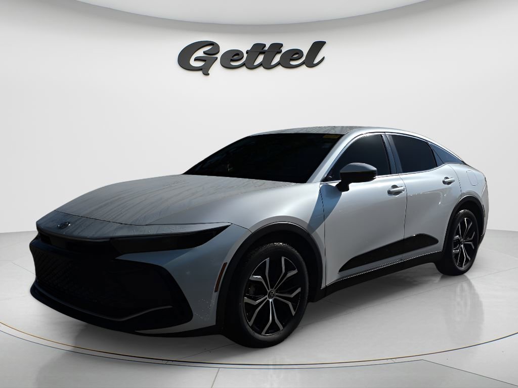 Used 2023 Toyota Crown XLE video 1