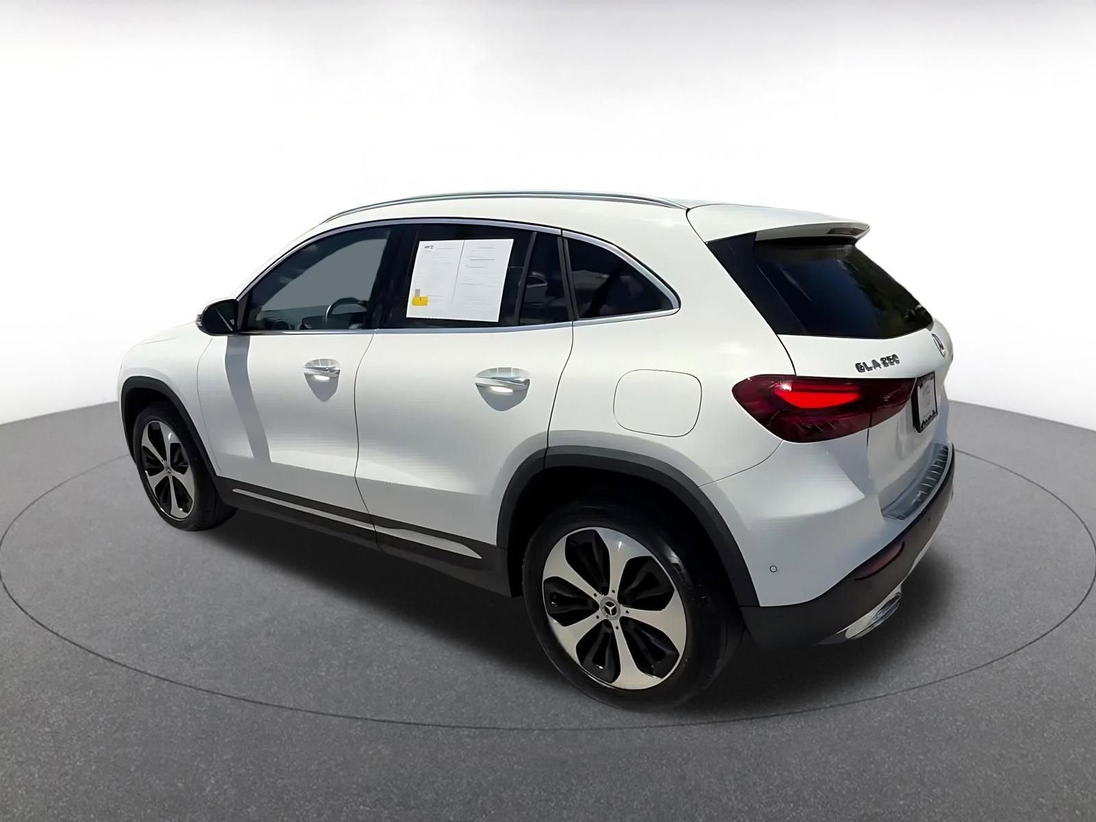 Used 2025 Mercedes-Benz GLA 250 image 10