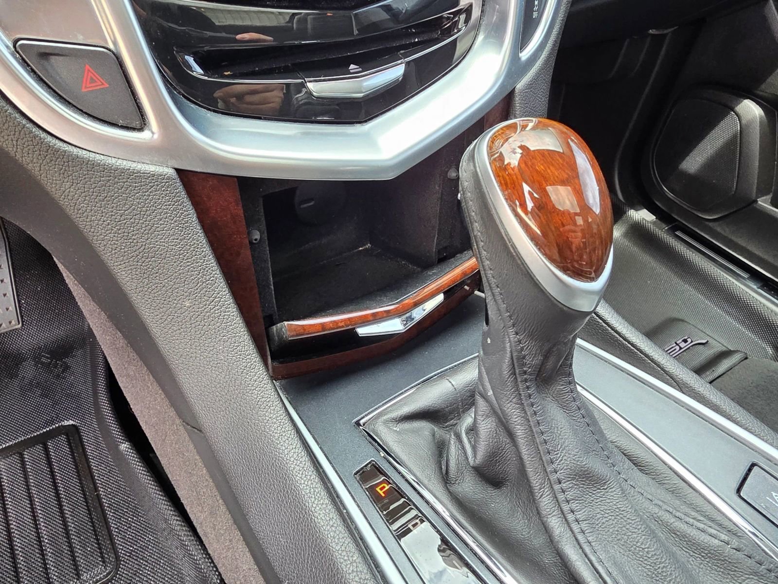 Used 2016 Cadillac SRX Luxury w/ Driver Awareness Package FWD image 41