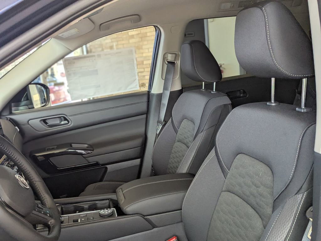 New 2026 Nissan Pathfinder SV image 21