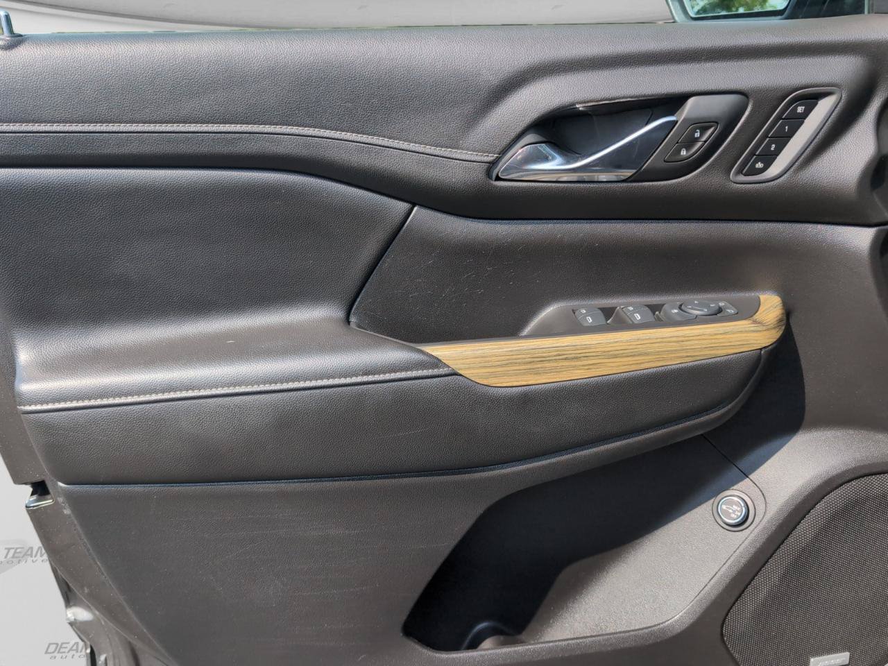 Used 2019 GMC Acadia Denali AWD/4WD image 10