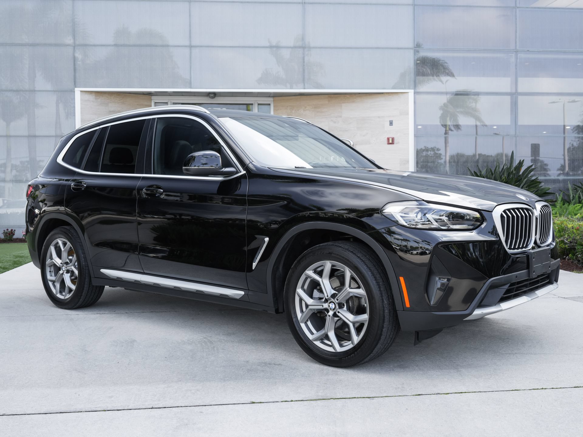 Used 2023 BMW X3 xDrive30i w/ Premium Package AWD/4WD image 5