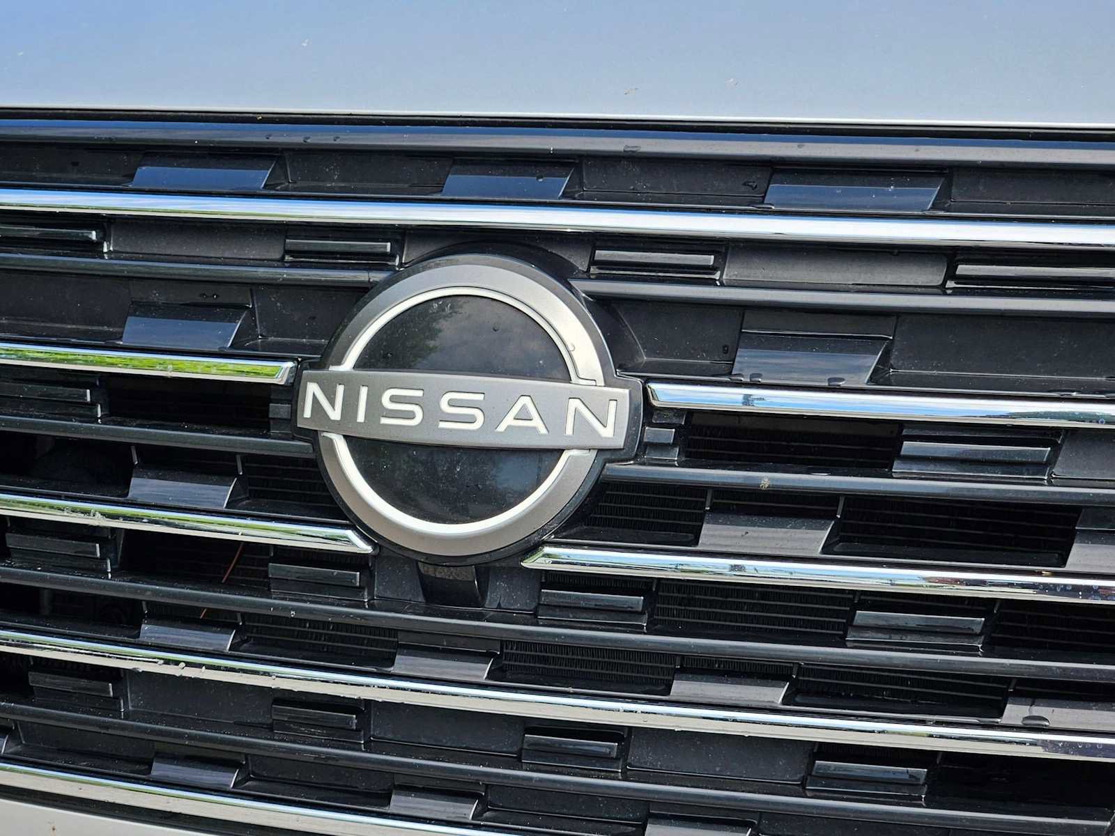 Used 2024 Nissan Rogue S image 12