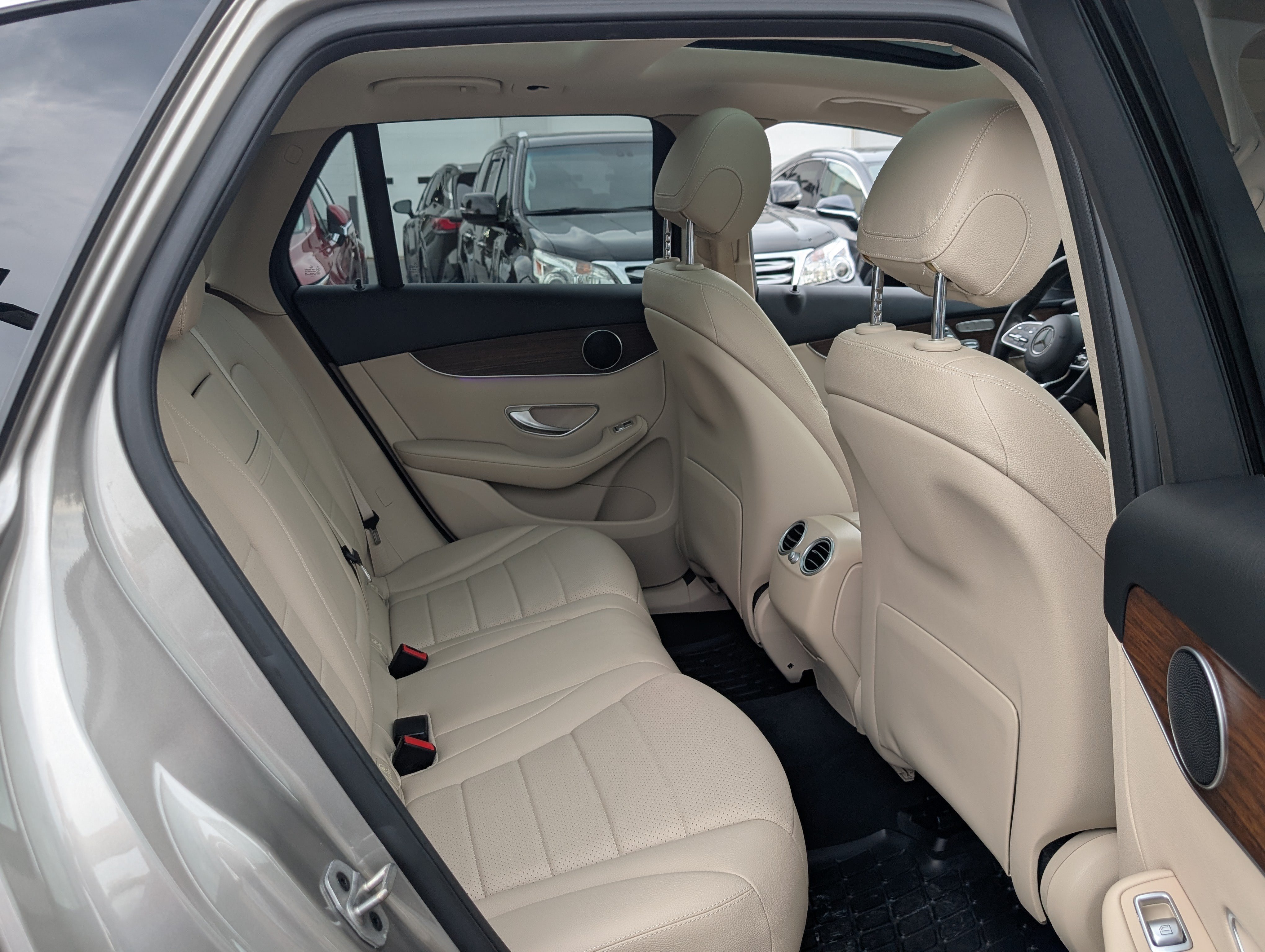 Used 2021 Mercedes-Benz GLC 300 4MATIC image 12
