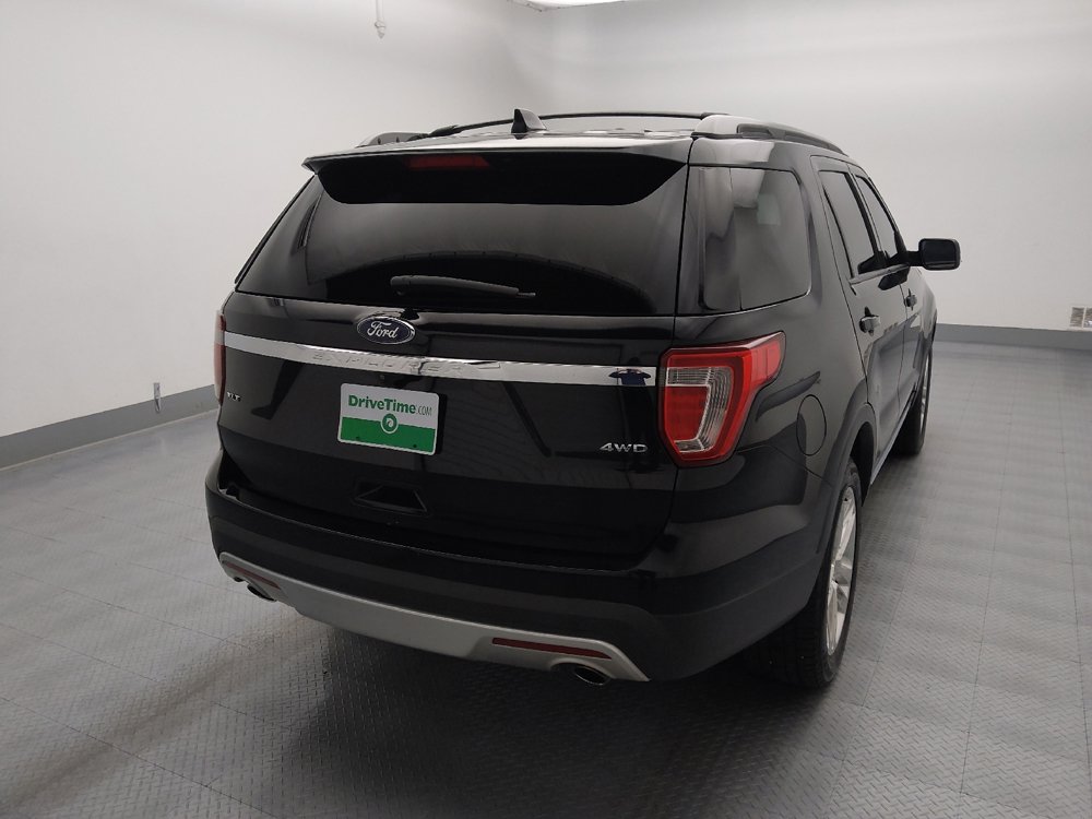 Used 2016 Ford Explorer XLT w/ Equipment Group 202A AWD/4WD image 7