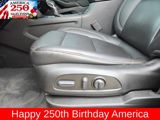 Used 2023 Chevrolet Traverse LT w/ Rear Camera Mirror Package AWD/4WD image 25