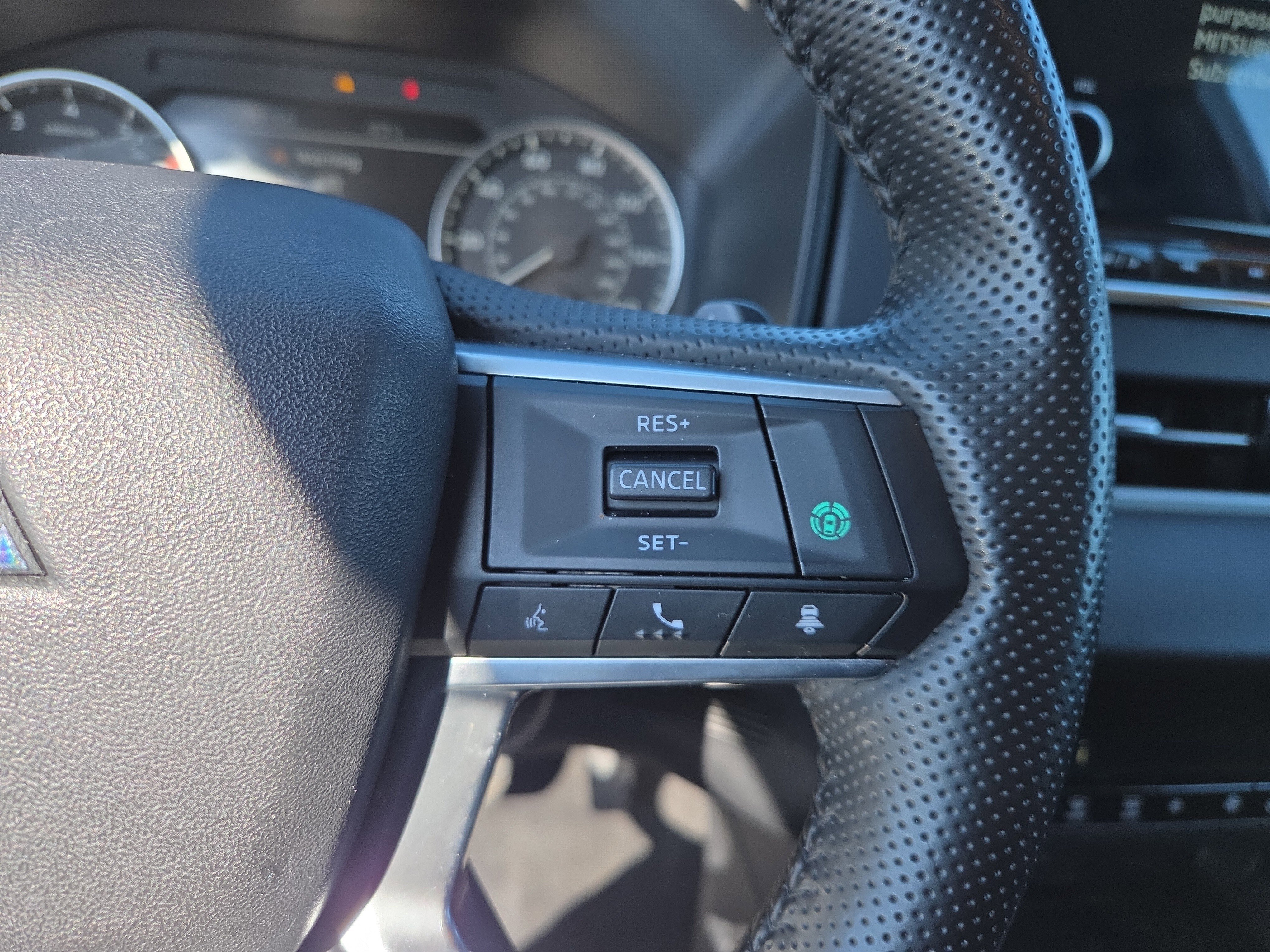 Used 2024 Mitsubishi Outlander SE Black Edition image 13