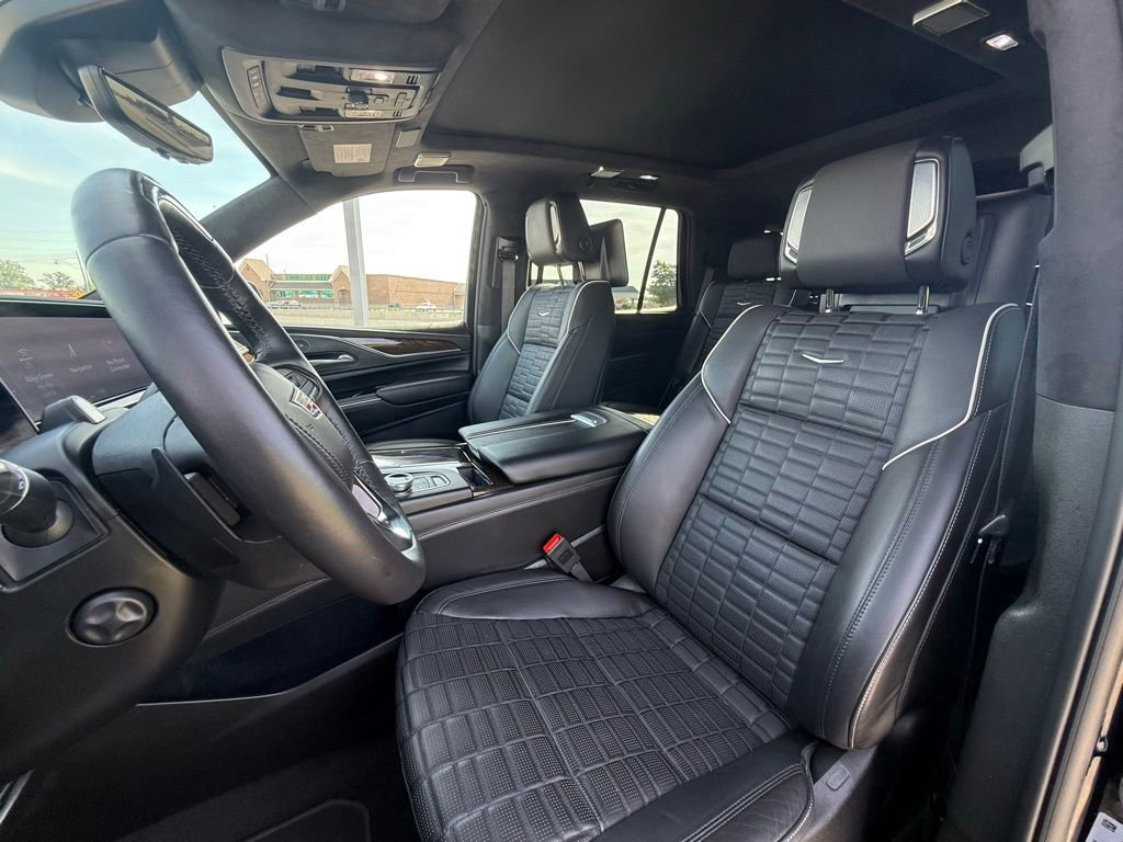 Used 2024 Cadillac Escalade Premium Luxury Platinum AWD/4WD image 27