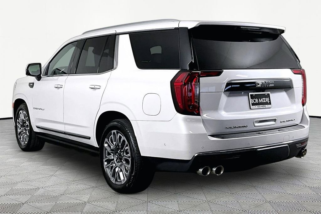 Certified 2024 GMC Yukon Denali Ultimate w/ LPO, Illumination Package AWD/4WD image 4