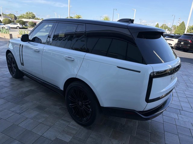 Used 2023 Land Rover Range Rover SE AWD/4WD image 4