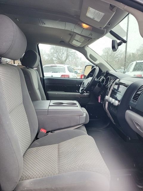 Used 2013 Toyota Tundra 4x4 CrewMax w/ Tow Pkg image 15