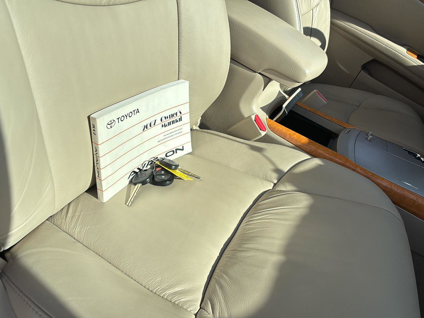 Used 2007 Toyota Avalon XLS FWD image 13