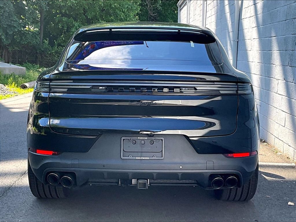 Certified 2026 Porsche Cayenne E-Hybrid Coupe AWD/4WD image 9