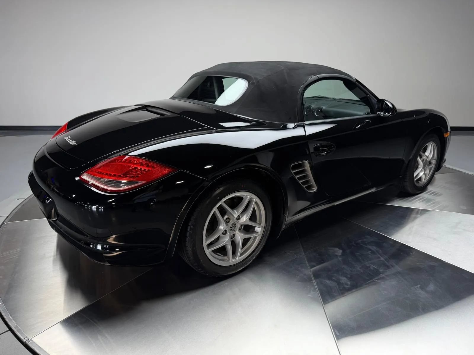 Used 2011 Porsche Boxster RWD image 28