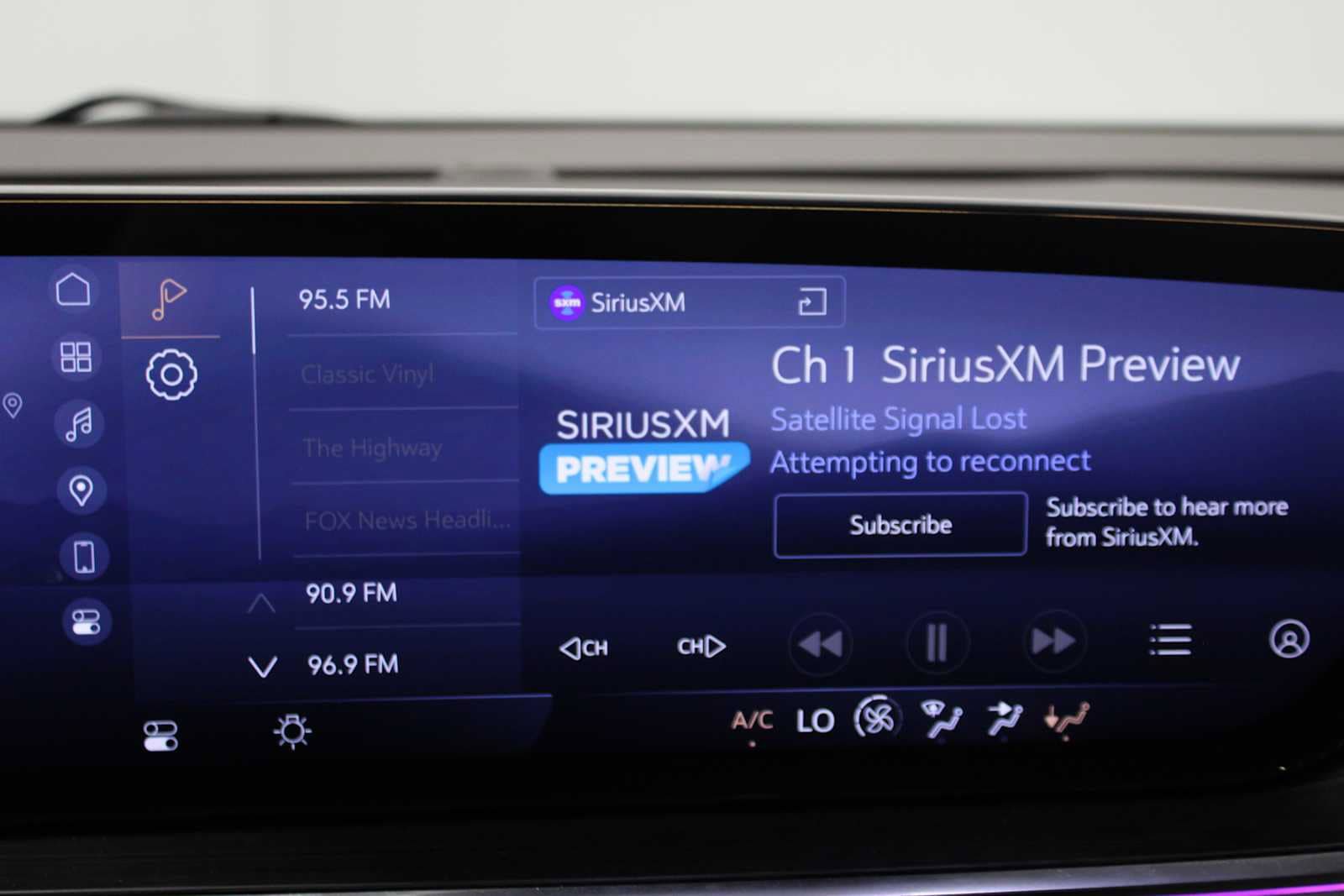 Used 2024 Buick Envision Preferred AWD/4WD image 27