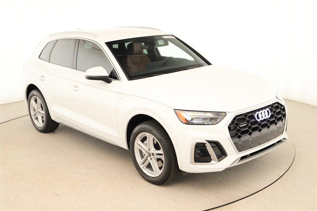 Used 2024 Audi Q5 e Premium w/ Convenience Package image 35