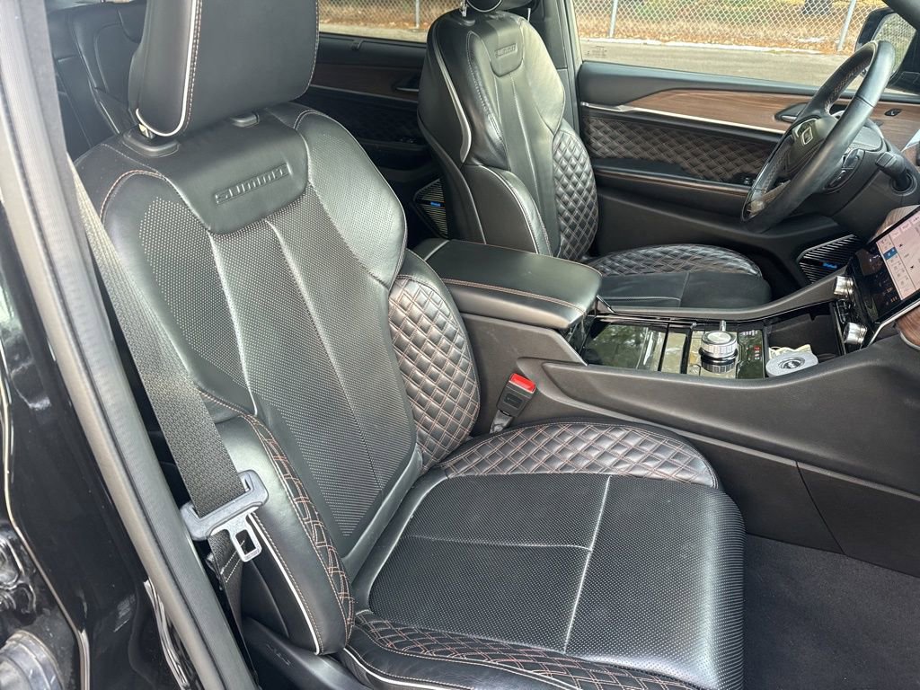 Used 2021 Jeep Grand Cherokee L Summit w/ Luxury Tech Group V image 10