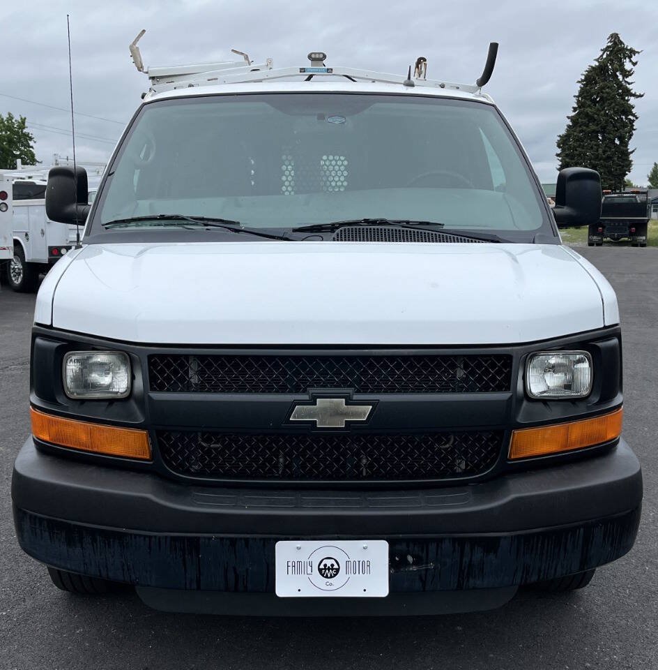 Used 2015 Chevrolet Express 2500 RWD image 2